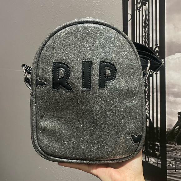 love pain and stitches Handbags - Love pain and stitches small tombstone bag